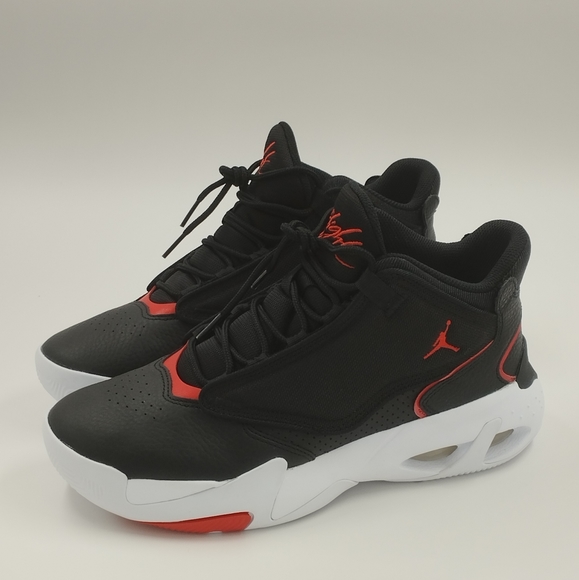Jordan Max Aura 4 10US Mens 12US womens - Picture 1 of 7
